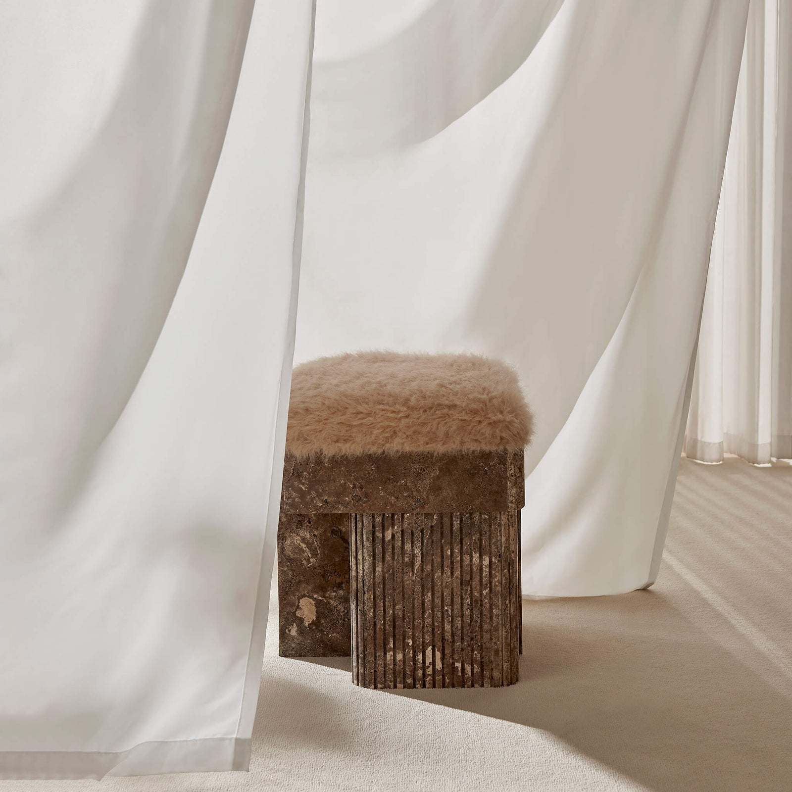 Plume Pouf