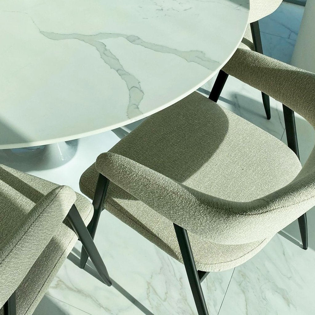 Statuario Venato Calacatta Quartz Tulip Dining Table - Round