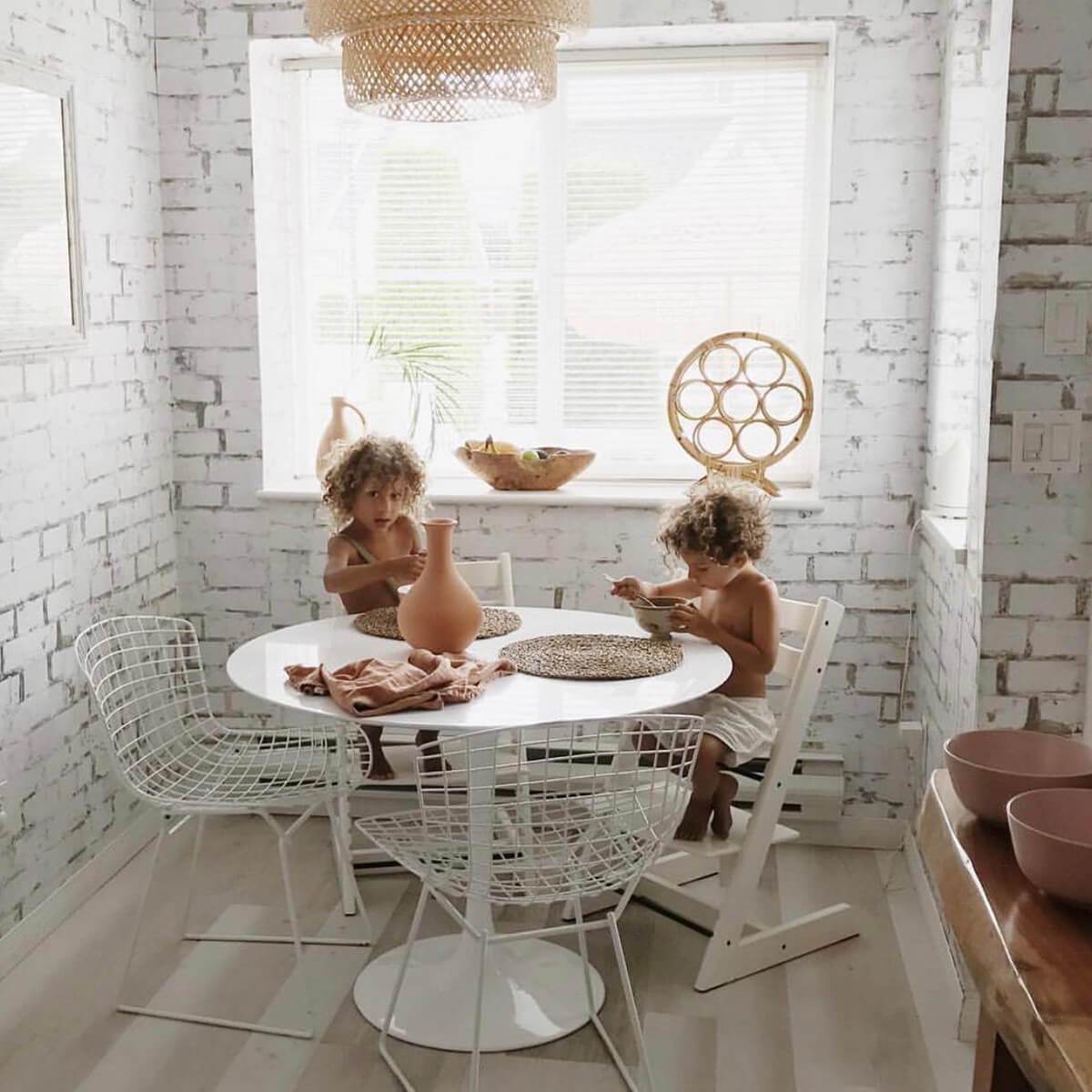 White Lacquer Tulip Dining Table - Round