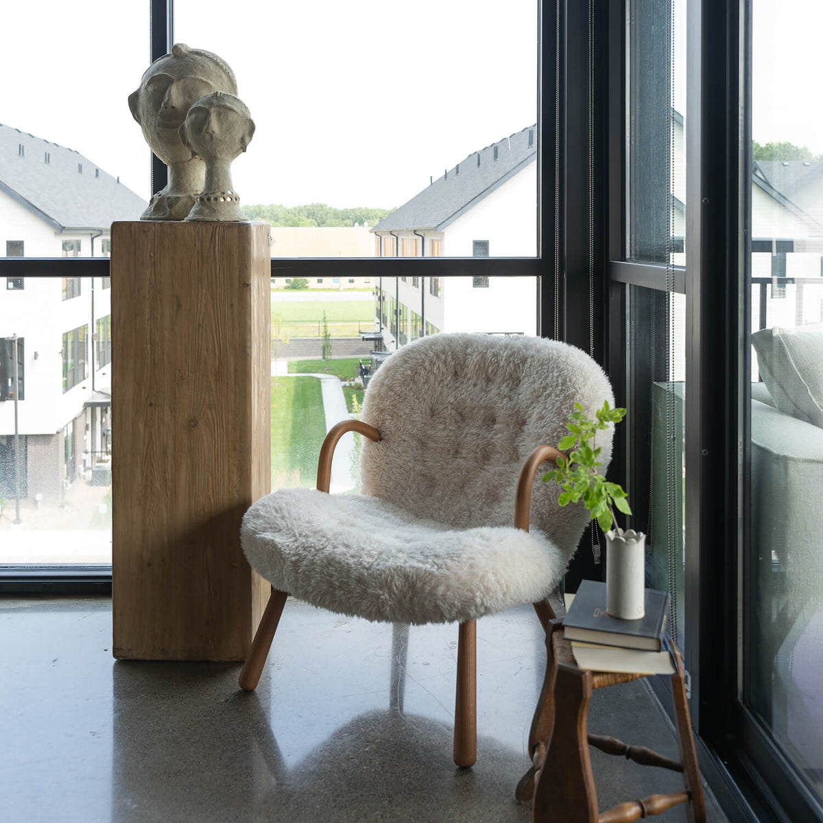 Arctander Clam Chair