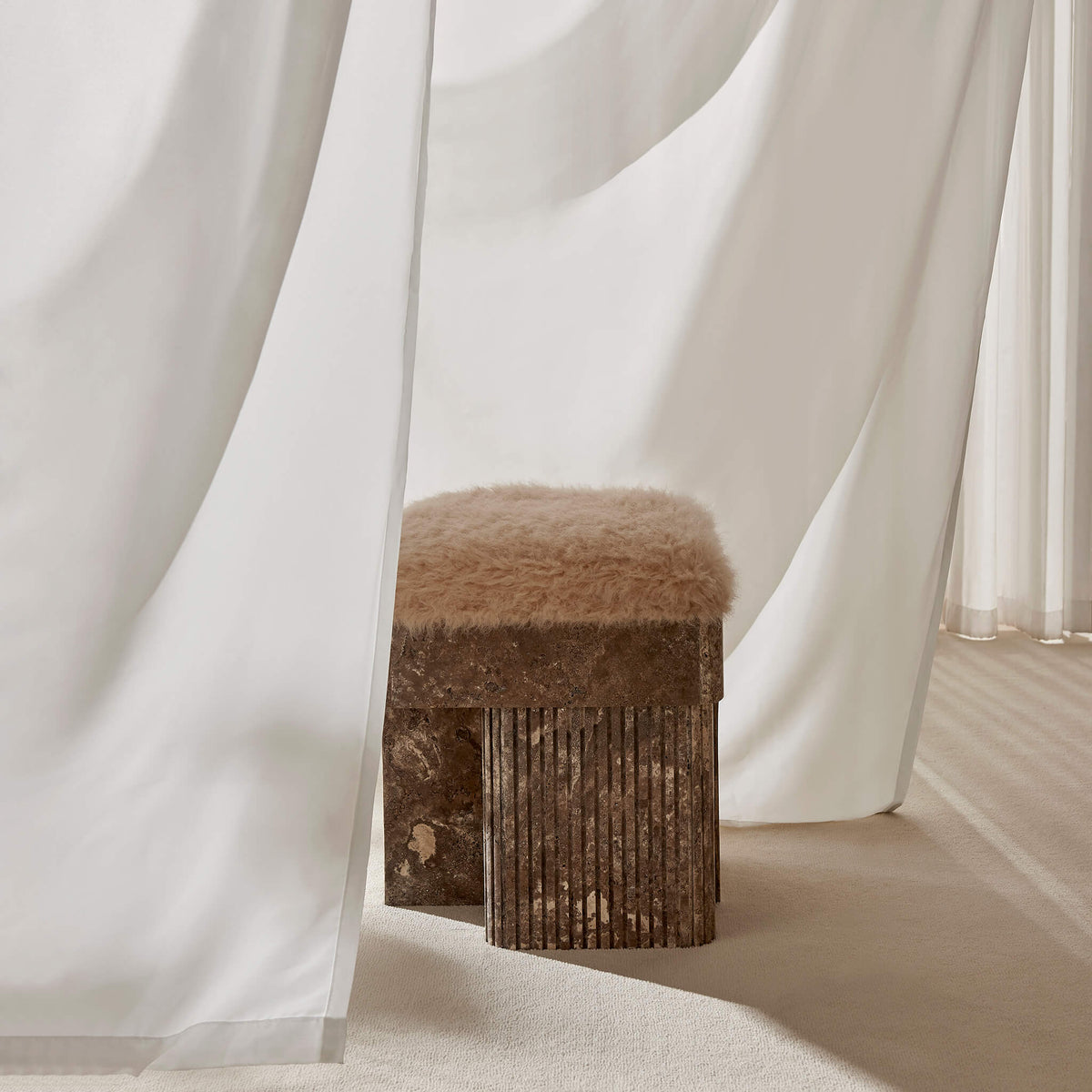 Plume Pouf