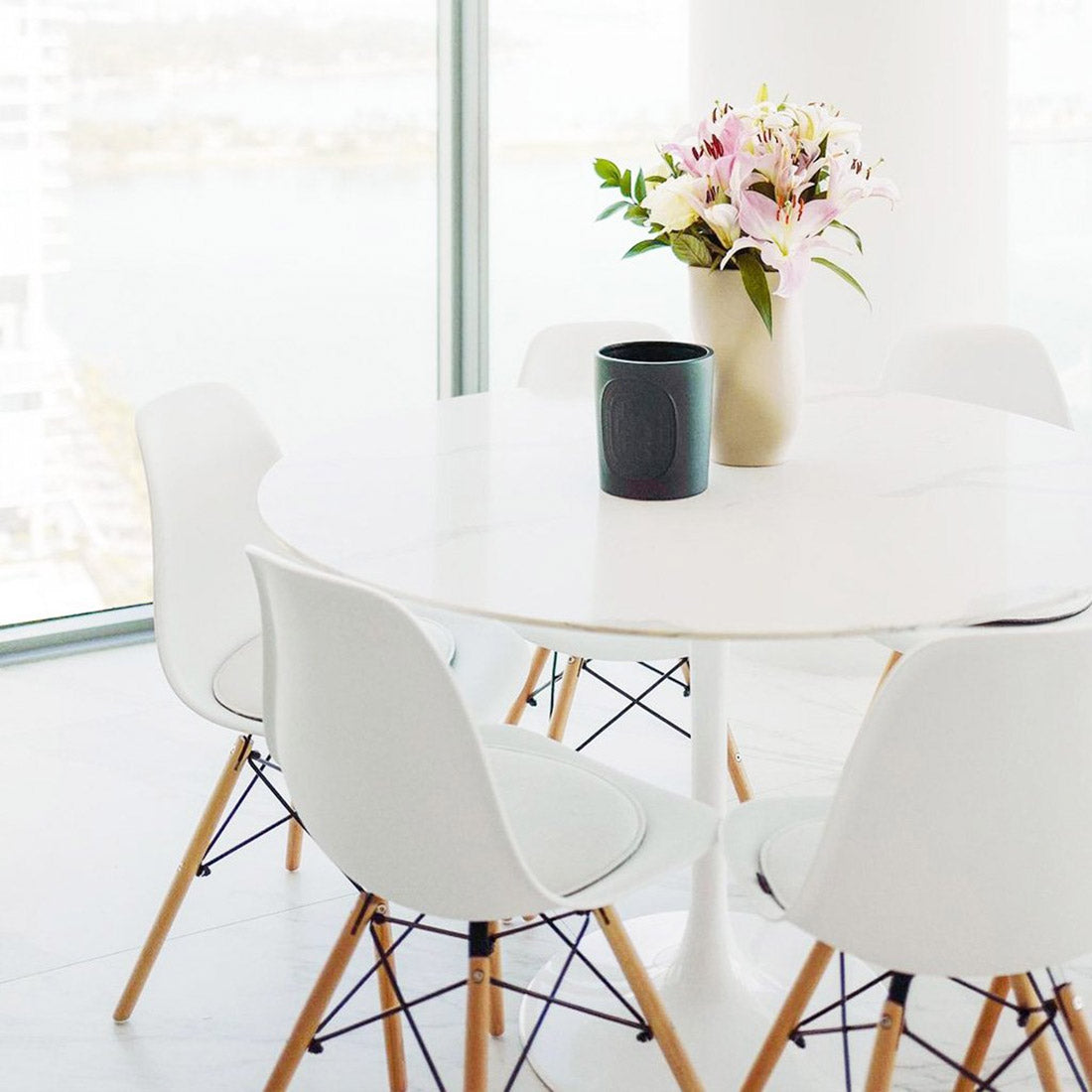 Statuario Venato Calacatta Quartz Tulip Dining Table - Round